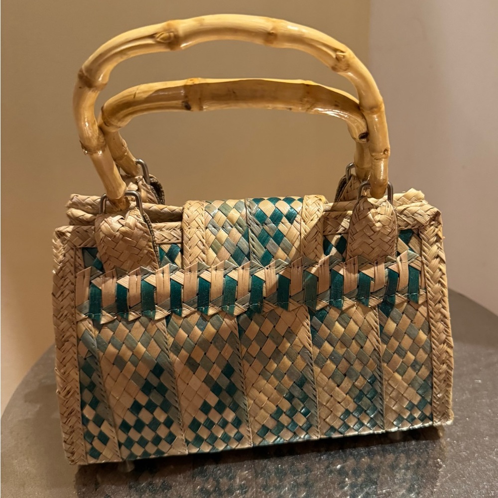 ❤️ NWT Woven Tan and Green Handbag - Picture 4 of 15